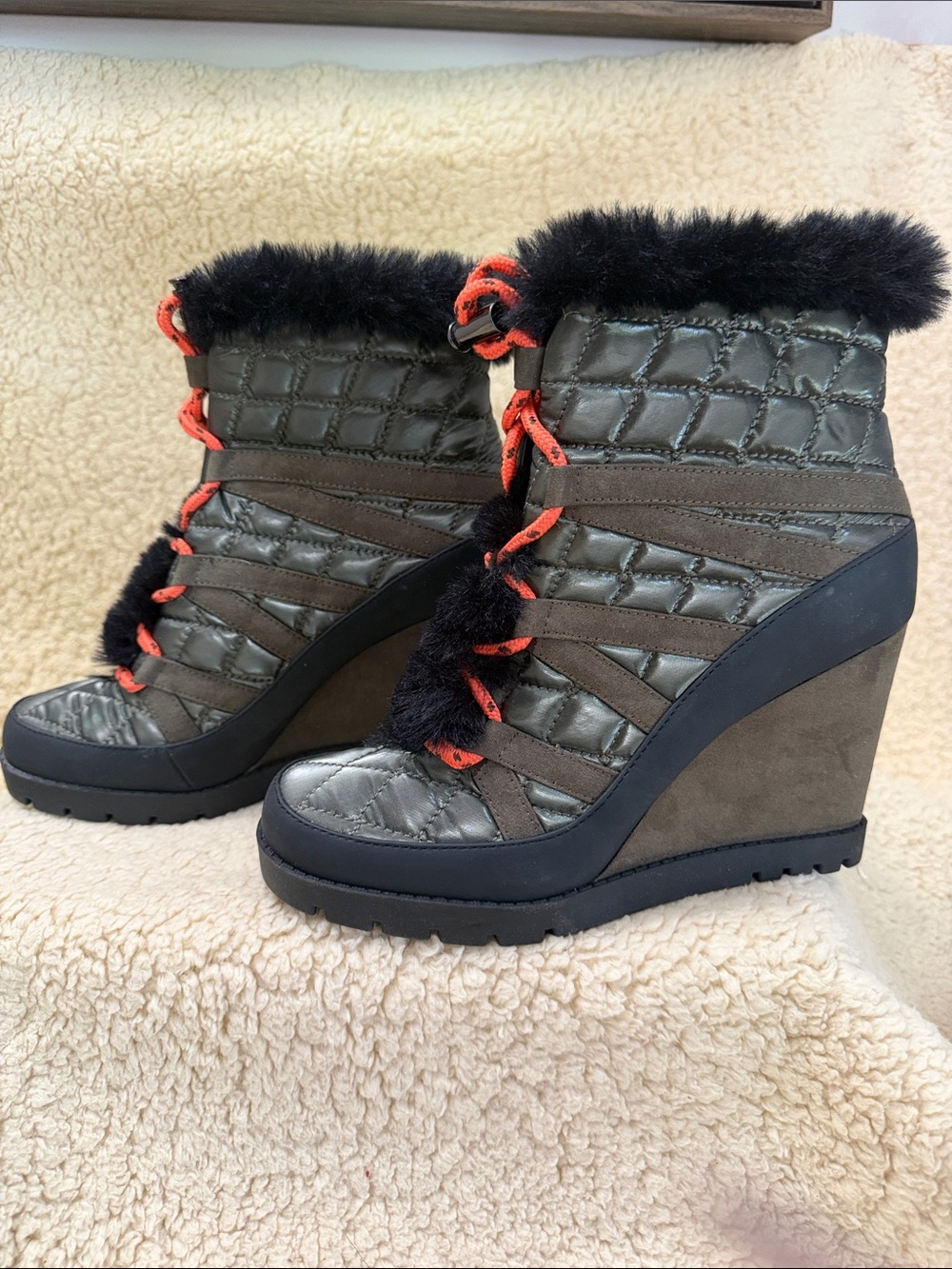Jessica Simpson Brixel Wedge Booties - Picture 3 of 6
